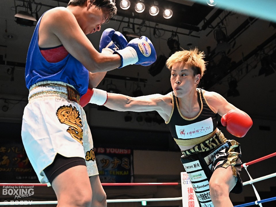 天海ツナミ(山木)の右!