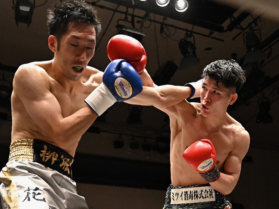 ���C�g�������J�[�Ό�!