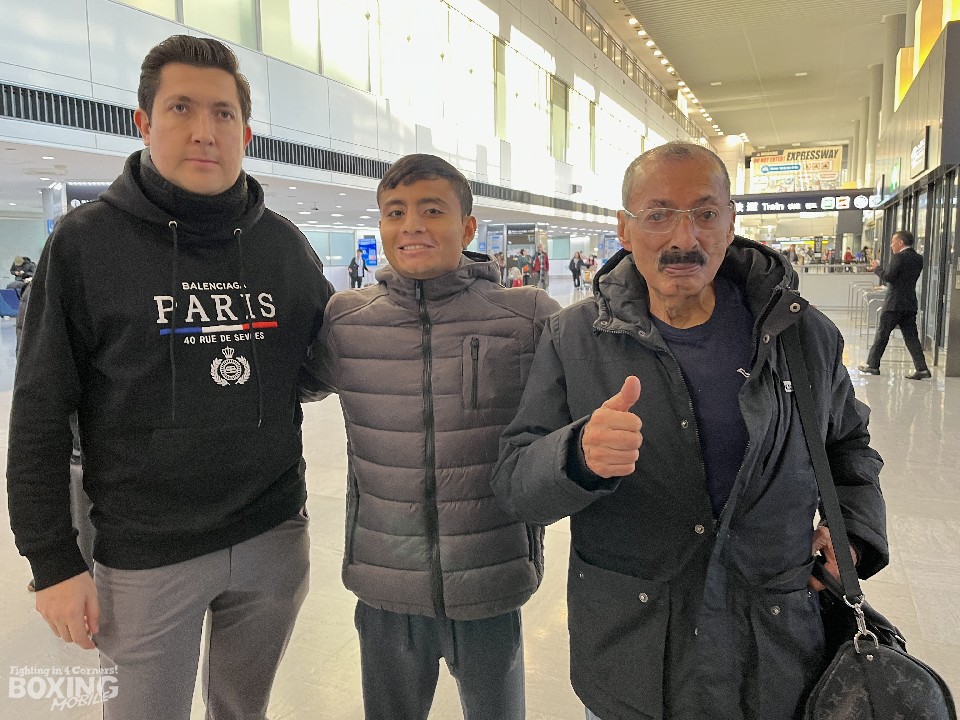 �ߐ{��V�S�Ƒΐ킷�郍�u���X������!