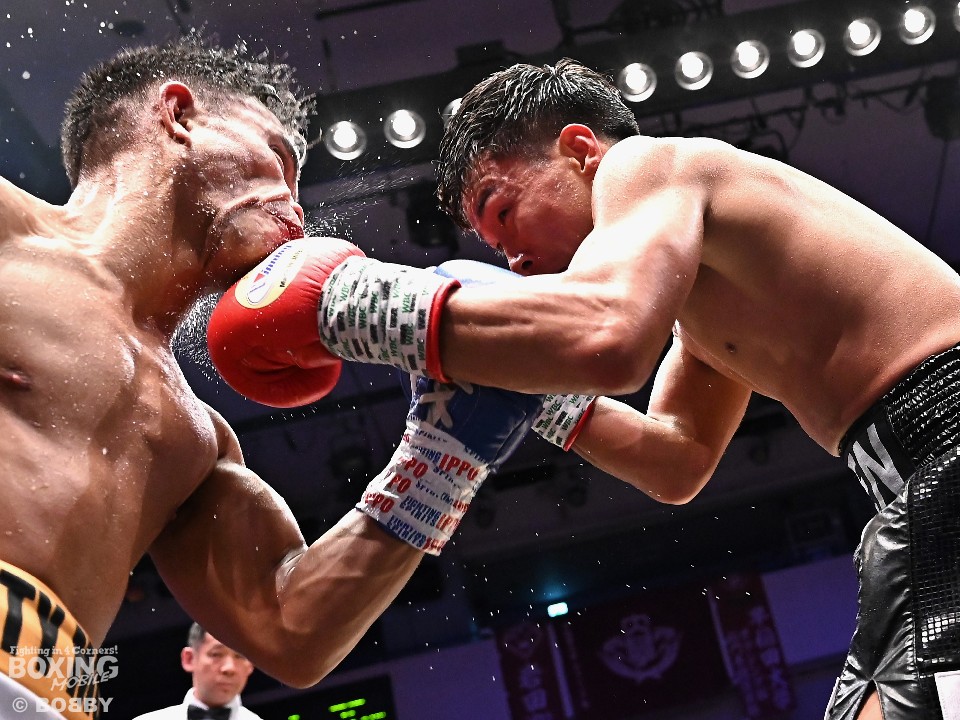 ��c�ċg�����ڂ̐��E�O����