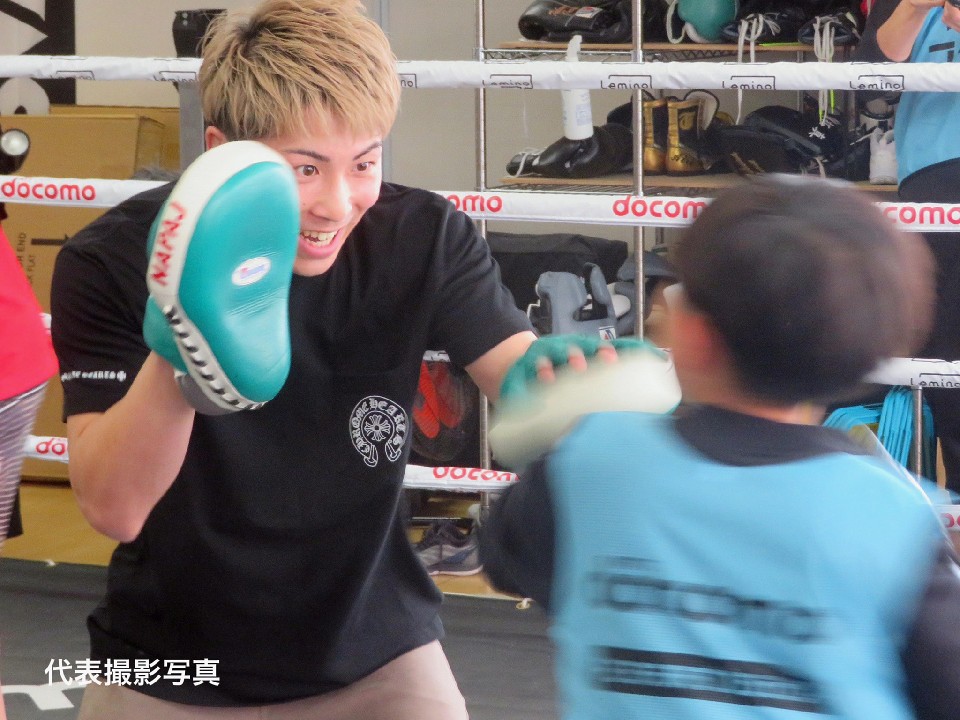 �q�ǂ���̎���ɓ�����