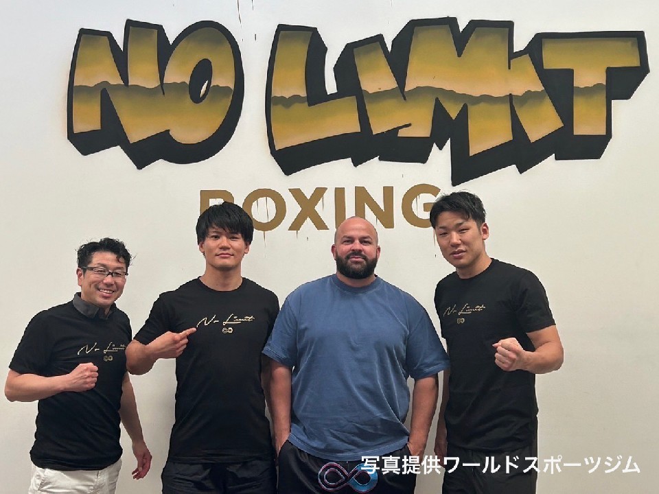 豪州でスパーリング合宿中