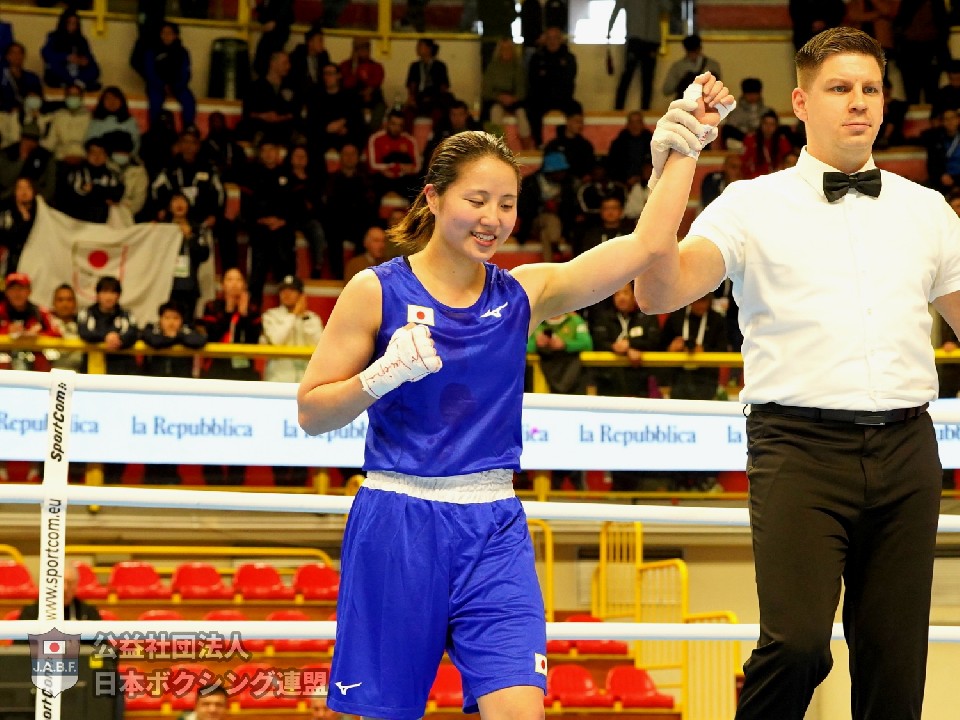 �C�^���A�ŔM�킪�����Ă���