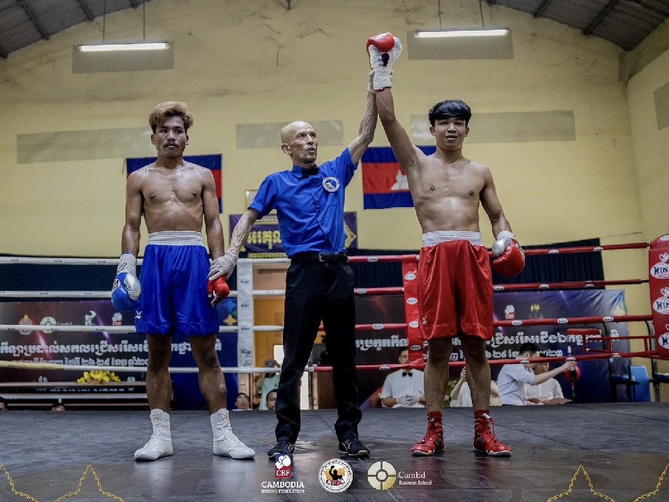 �J���{�W�A�Ń{�N�V���O���s