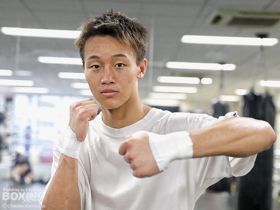 �A�W�A�ŋ��g�[�i�����g�ɏo��