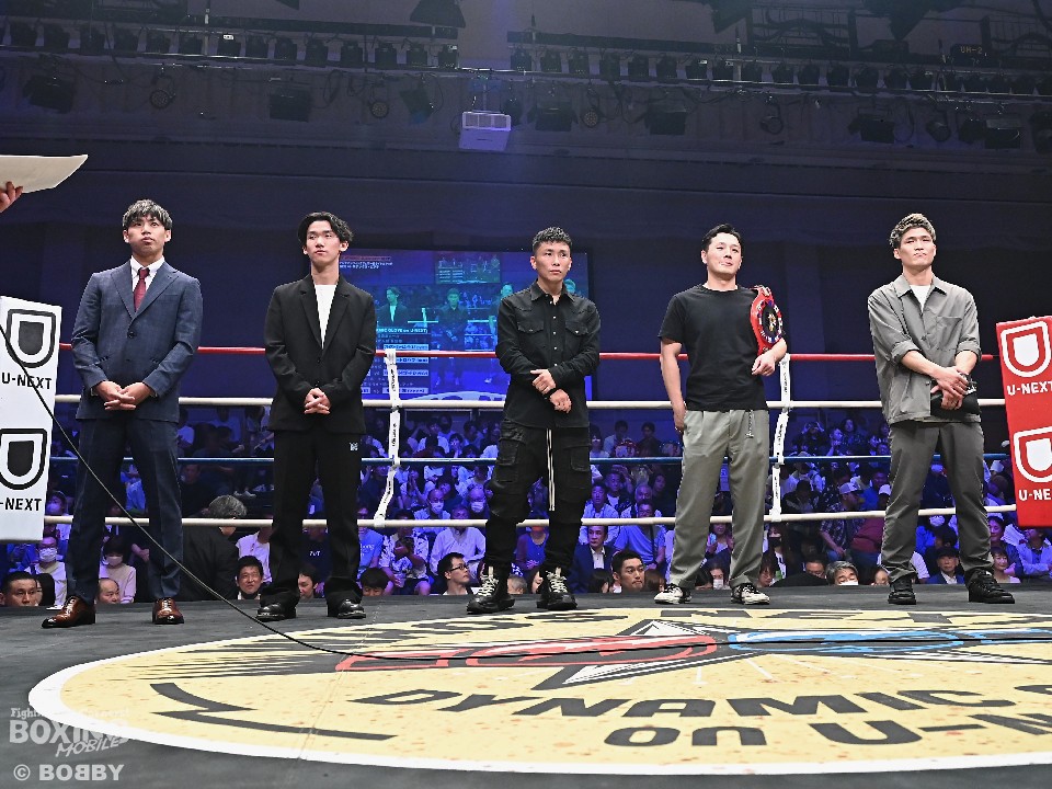 7��DYNAMIC GLOVE! �g�b�v�{�N�T�[���W��!