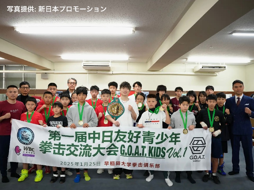 ��������F�D���N�{�N�V���O�𗬑��