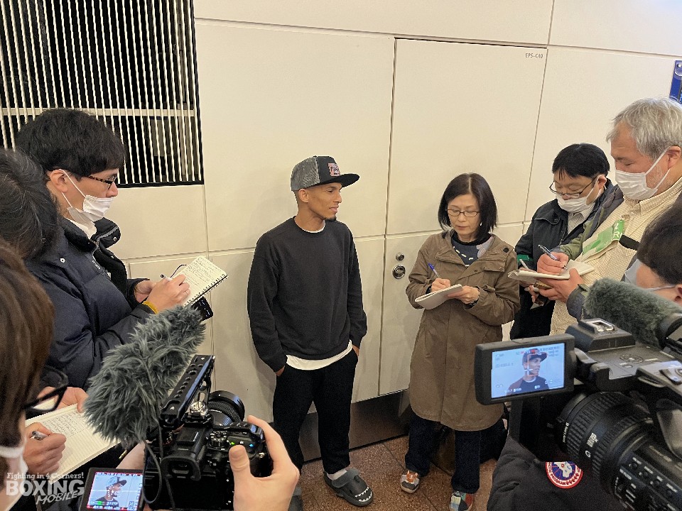 ��c�ċg�ɒ��ރ��l�E�T���e�B�A�S������!