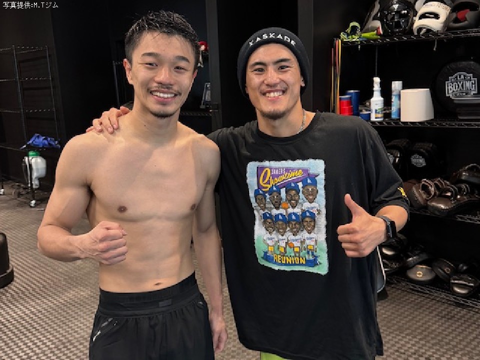 秋次克真(日本)とのスパーリングで調整中!