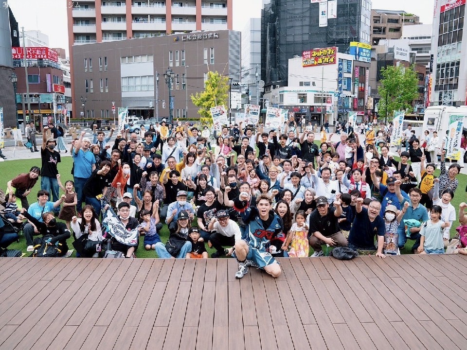 �҂��Ă�A���E!