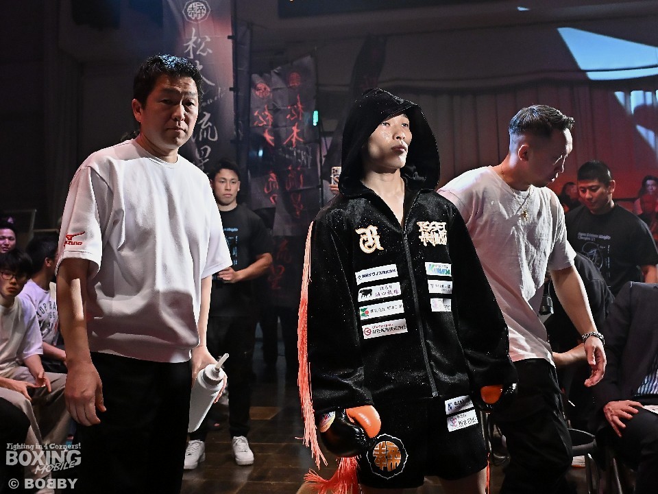 ���c�E�m�Ə��{������WBA���E���������!