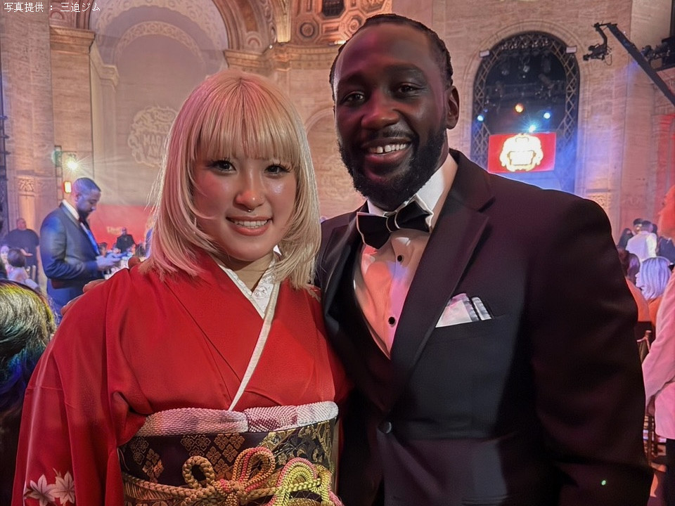 �j�qMVP�e�����X�E�N���t�H�[�h�ƋL�O�B�e