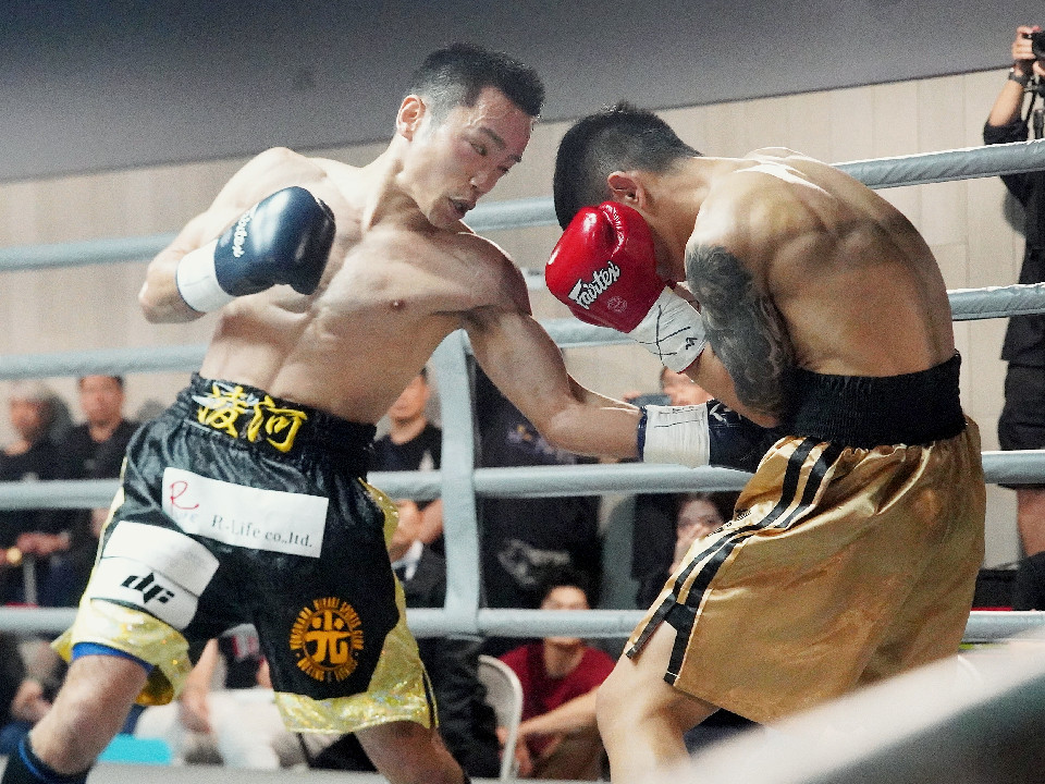 �G�n�ł������ɍU�ߑ���������